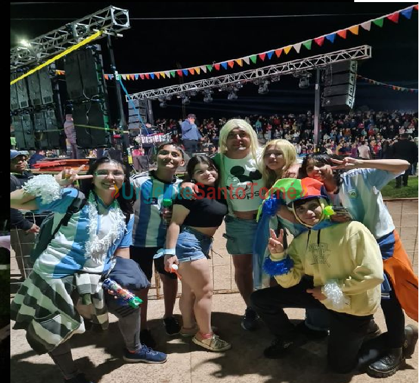 Habló el humorista que encarna «la Luchona»: «En Santo Tomé hay parásitos que tienen fotos con Máximo, que no hacen nada por las víctimas de violencia de género, que defienden delincuentes, que me quieren censurar»