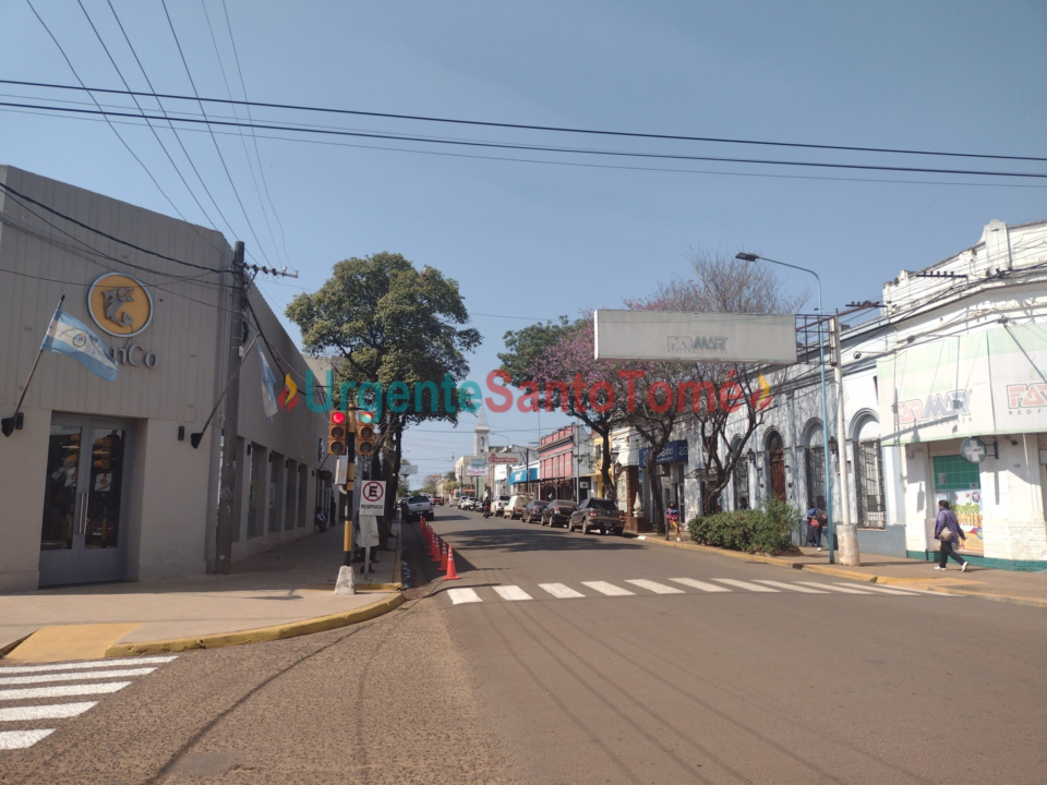 A partir de este lunes se podrá estacionar sólo por mano derecha en calle San Martin de Santo Tomé
