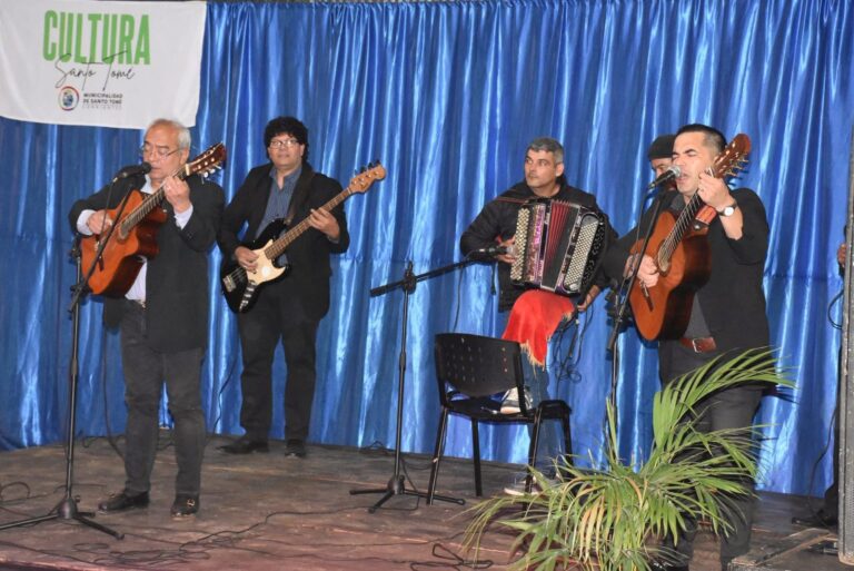 Peña Prefestival: Entre acordes, zapateos y emoción, Santo Tomé vivió una noche donde el folklore volvió a sentirse cerca