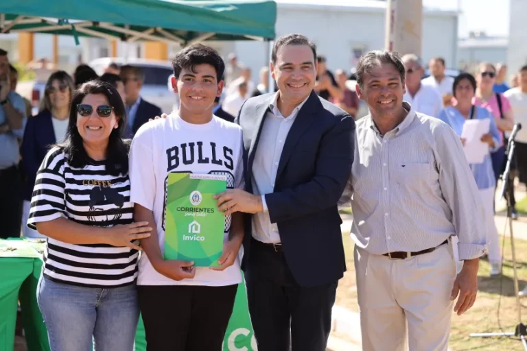 El Gobernador habilitó 23 cuadras de pavimento en San Luis del Palmar para mejorar la transitabilidad