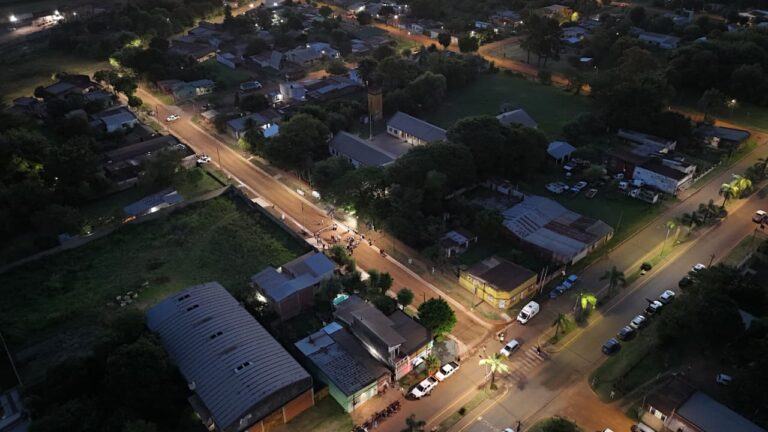 Continúan las obras en Santo Tomé: Se inauguró cordón cuneta, infraestructura urbana e iluminación en el barrio Estación