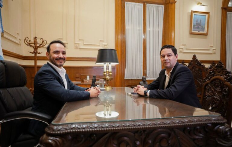 De La Cruz se reunió con el Gobernador en Casa de Gobierno y habló de " agenda en común" para Virasoro