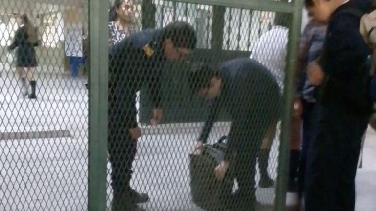 15 escuelas judicializadas por amenazas de tiroteo y alumnos ingresan sin mochilas en Corrientes
