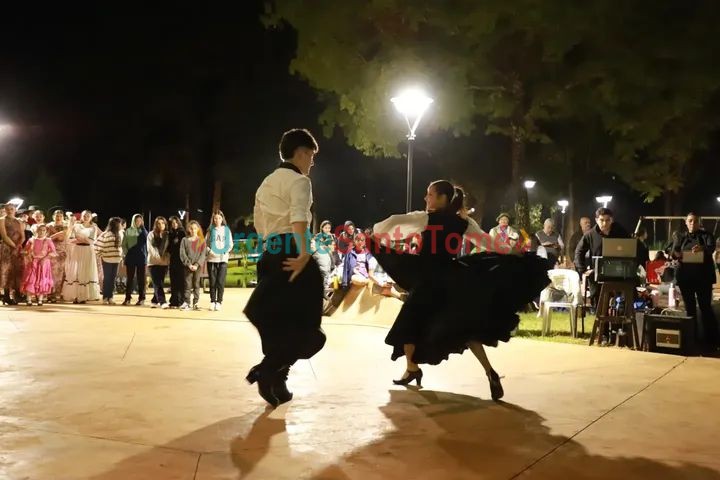 Virasoro: Se concretó un encuentro de academias por el día de la danza en plazoleta "Yacaré"