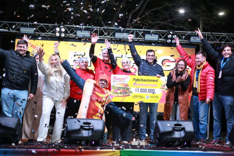 Exito total de la Burguer Santo Fest en Santo Tomé. "Brazucas" fue la hamburguesa ganadora