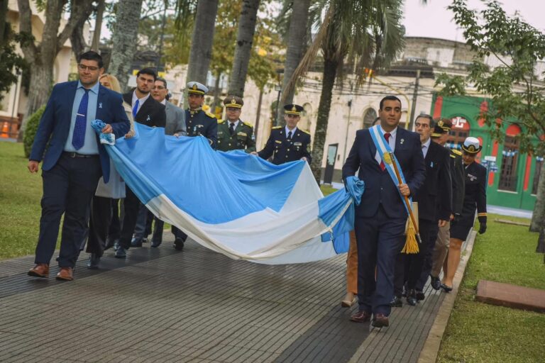 Con actos, homenajes y una bicicleteada familiar, Santo Tomé vivió un nuevo 25 de Mayo