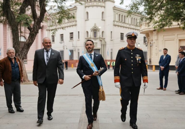 Valdés llamó a transformar Corrientes y anticipó novedades sobre salarios y la Autovía Ruta 12