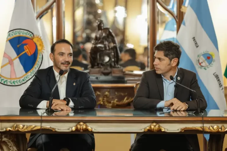 Juan Pablo Valdés recibió a Kicillof y firmó un convenio de cooperación con el Gobierno bonaerense
