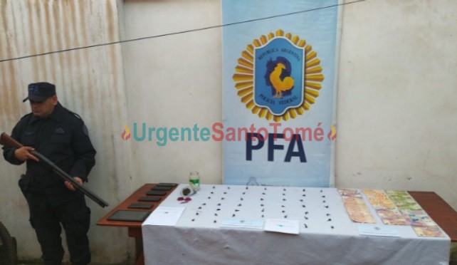 En Virasoro la Policía Federal desarticuló un punto de venta de drogas en pleno centro. Un super y una peluquería en la mira
