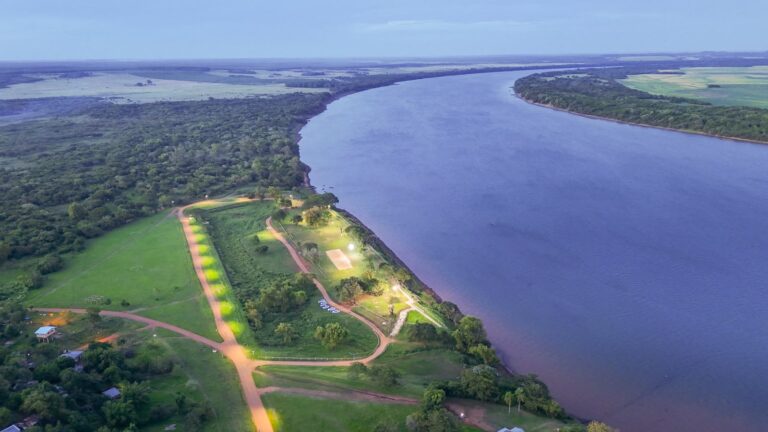 Crecida del río Uruguay: el Municipio lleva tranquilidad y solicita informarse únicamente por los canales oficiales