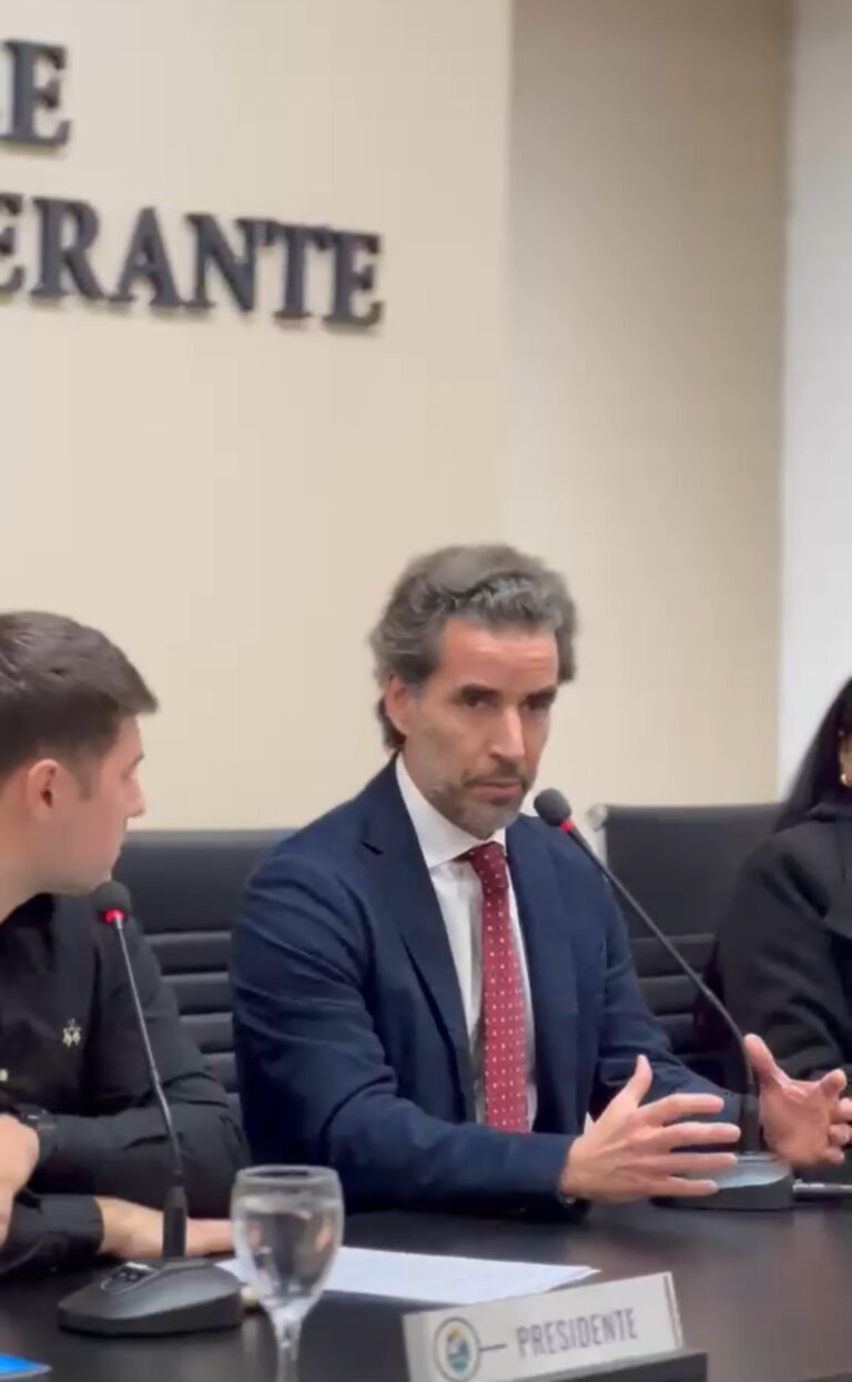 Santo Tomé recibió al rector Axel Barceló con una agenda centrada en el desarrollo universitario