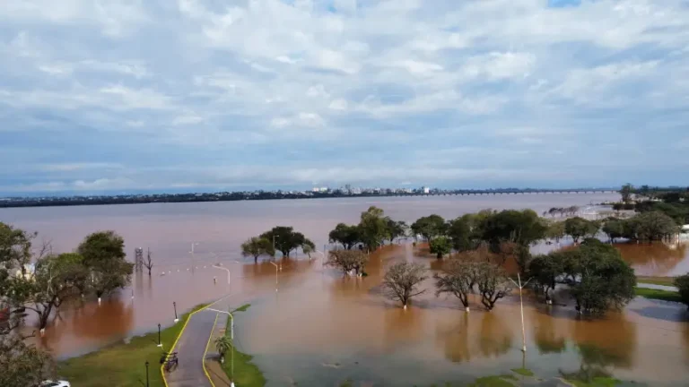 En Paso de los Libres el río uruguay superó el nivel de alerta