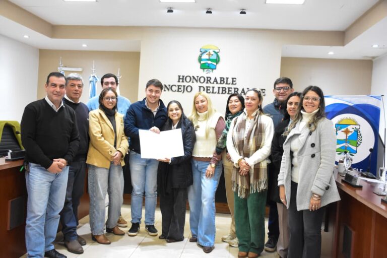 Santo Tomé: En el Concejo reconocieron a la obra Don Quijote