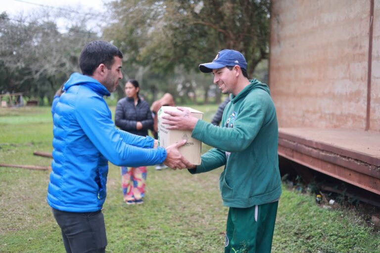 Municipio y Provincia refuerzan ayuda a pescadores por la creciente del río