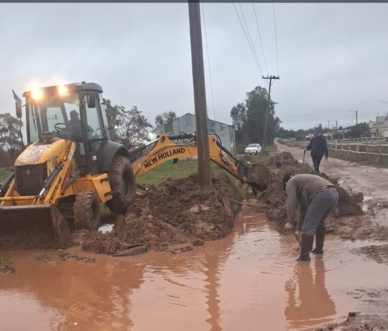 Continúan los trabajos preventivos y el monitoreo ante las lluvias en Santo Tomé