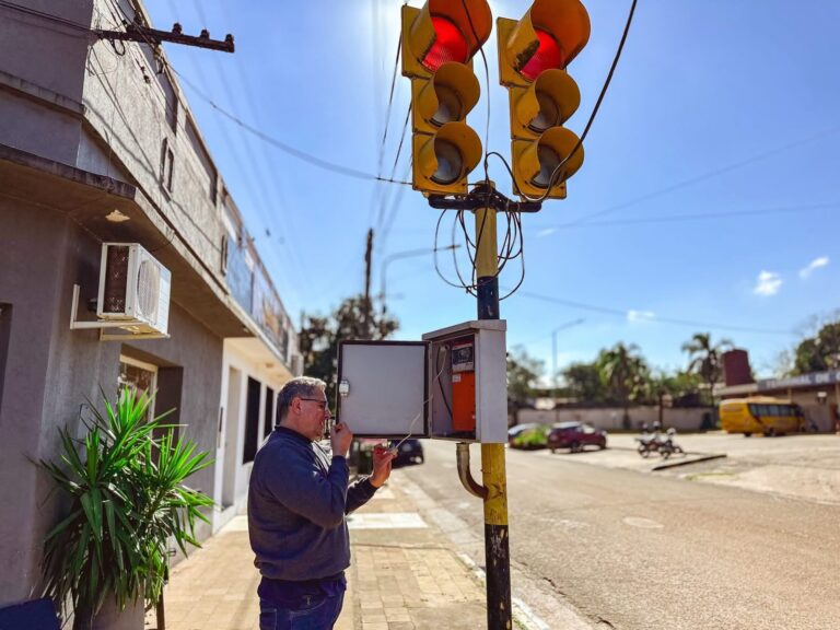 La Municipalidad de Santo Tomé inició los trabajos de optimización de la red de semáforos sobre calle San Martín