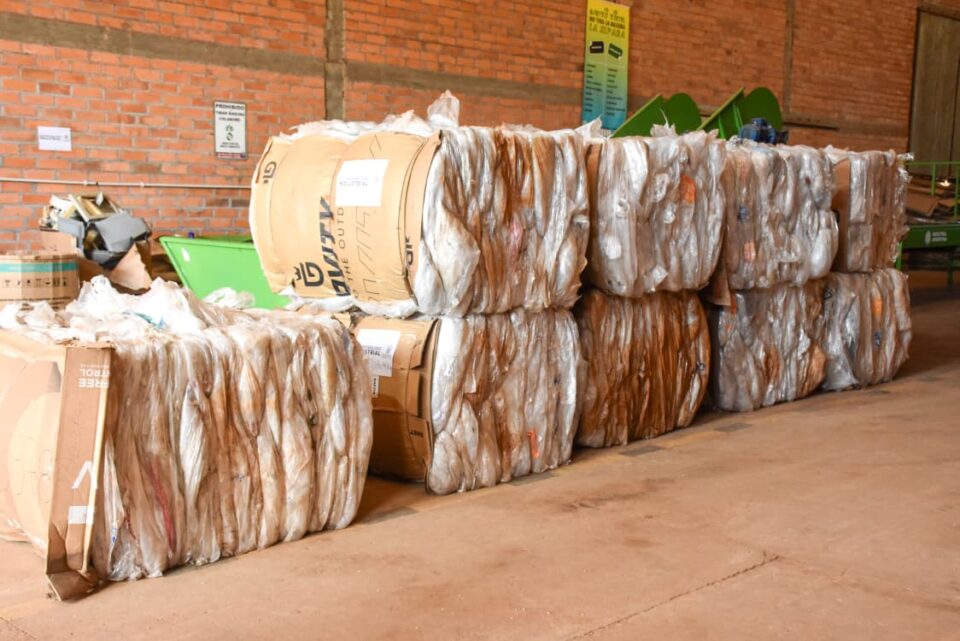 Comercialización de reciclables: 5.729 kg de plástico recuperado vuelve a la industria y ayuda a sostener la planta en Santo Tomé