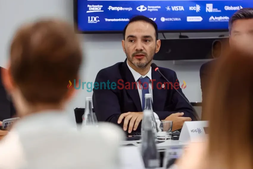 Valdés cerró su visita a Francia y una comitiva vendrá a Corrientes en noviembre