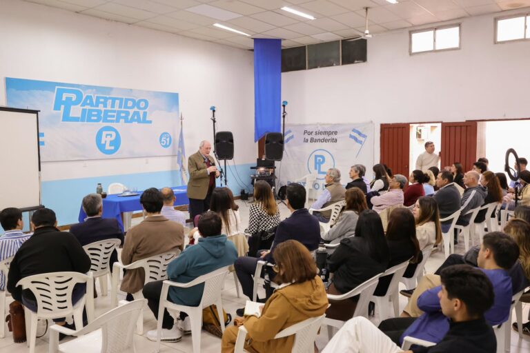En Corrientes el Partido Liberal lanzó con éxito su Escuela de Formación Política