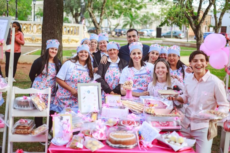 SANTO TOMÉ SE VISTIÓ DE ROSA: EMOTIVA JORNADA DE CONCIENTIZACIÓN EN PLAZA SAN MARTÍN