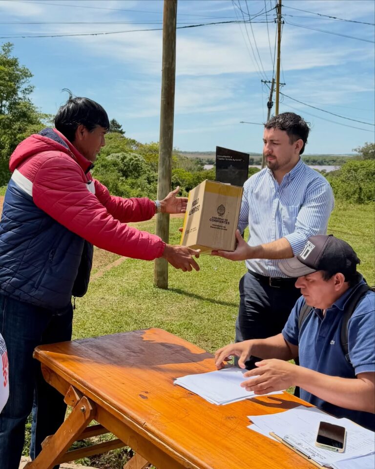 El Municipio junto al Gobierno provincial acompaña a los oleros de Itacuá y Atalaya ante las dificultades provocadas por las lluvias y la crecida del río El Municipio junto al Gobierno provincial acompaña a los oleros de Itacuá y Atalaya ante las dificultades provocadas por las lluvias y la crecida del río