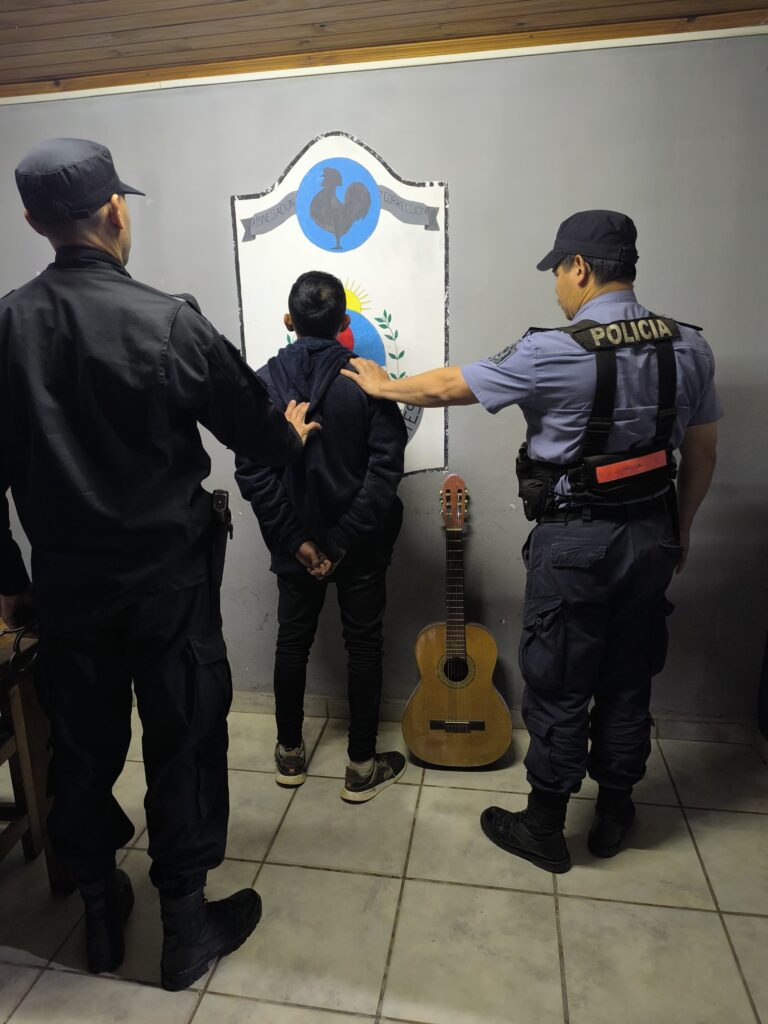 Santo Tomé: Otra vez atraparon a Chuky Almada robando con cuchillo. Tiene condenas y la Justicia lo libera