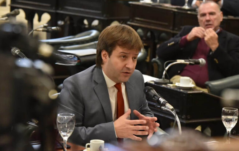 Corrientes: Naya presentó en el Senado un proyecto para crear un Comite Provincial para acompañar a pacientes Oncológicos Corrientes: Naya presentó en el Senado un proyecto para crear un Comite Provincial para acompañar a pacientes Oncológicos